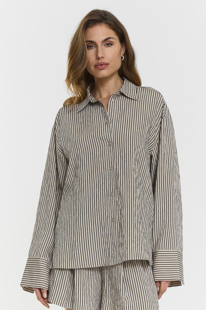 Arna shirt  Offwhite/Blue Stripes
