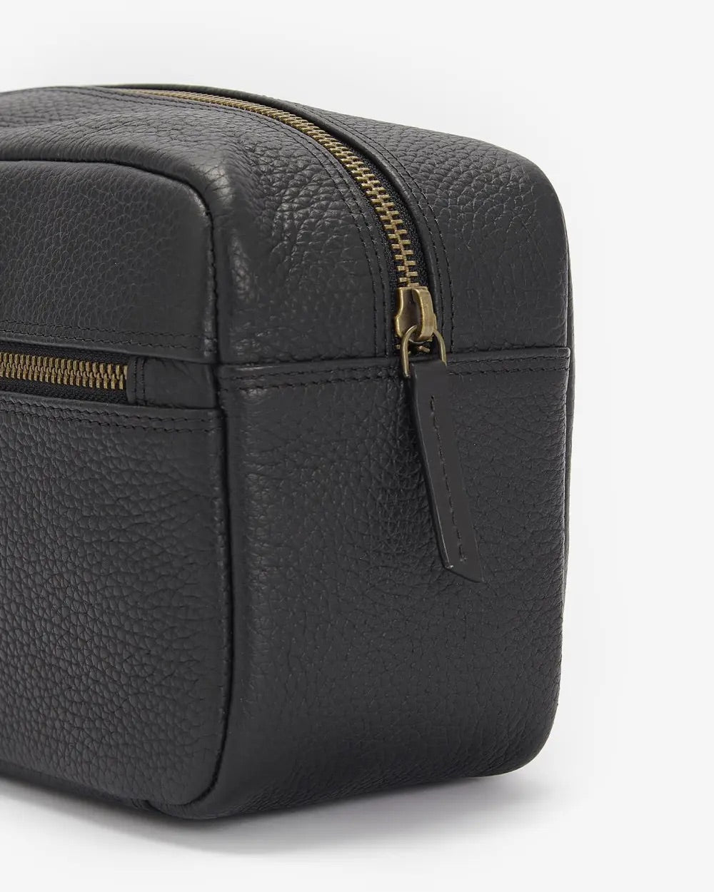 Barbour High Leather Washbag  Black
