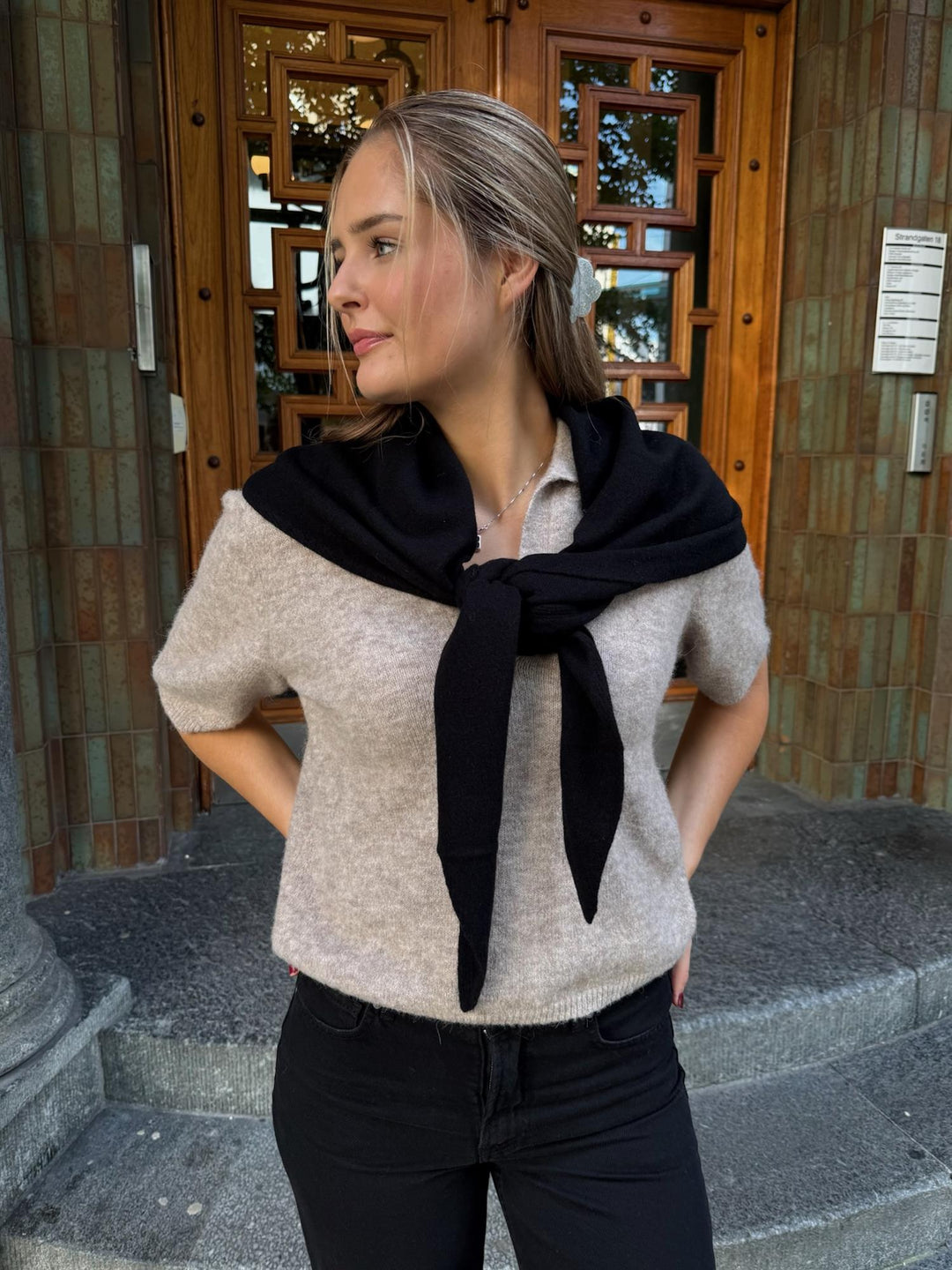 Mira Wool Cash Scarf  Black