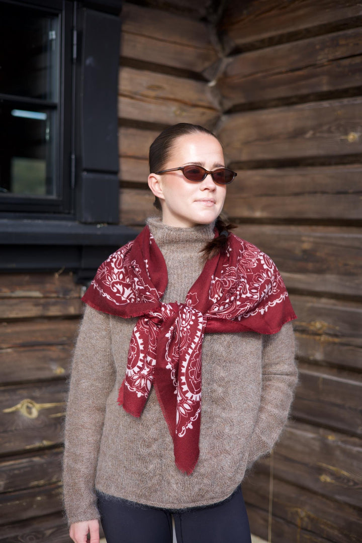 Dame skjerf paisley 110x110  Vinrød