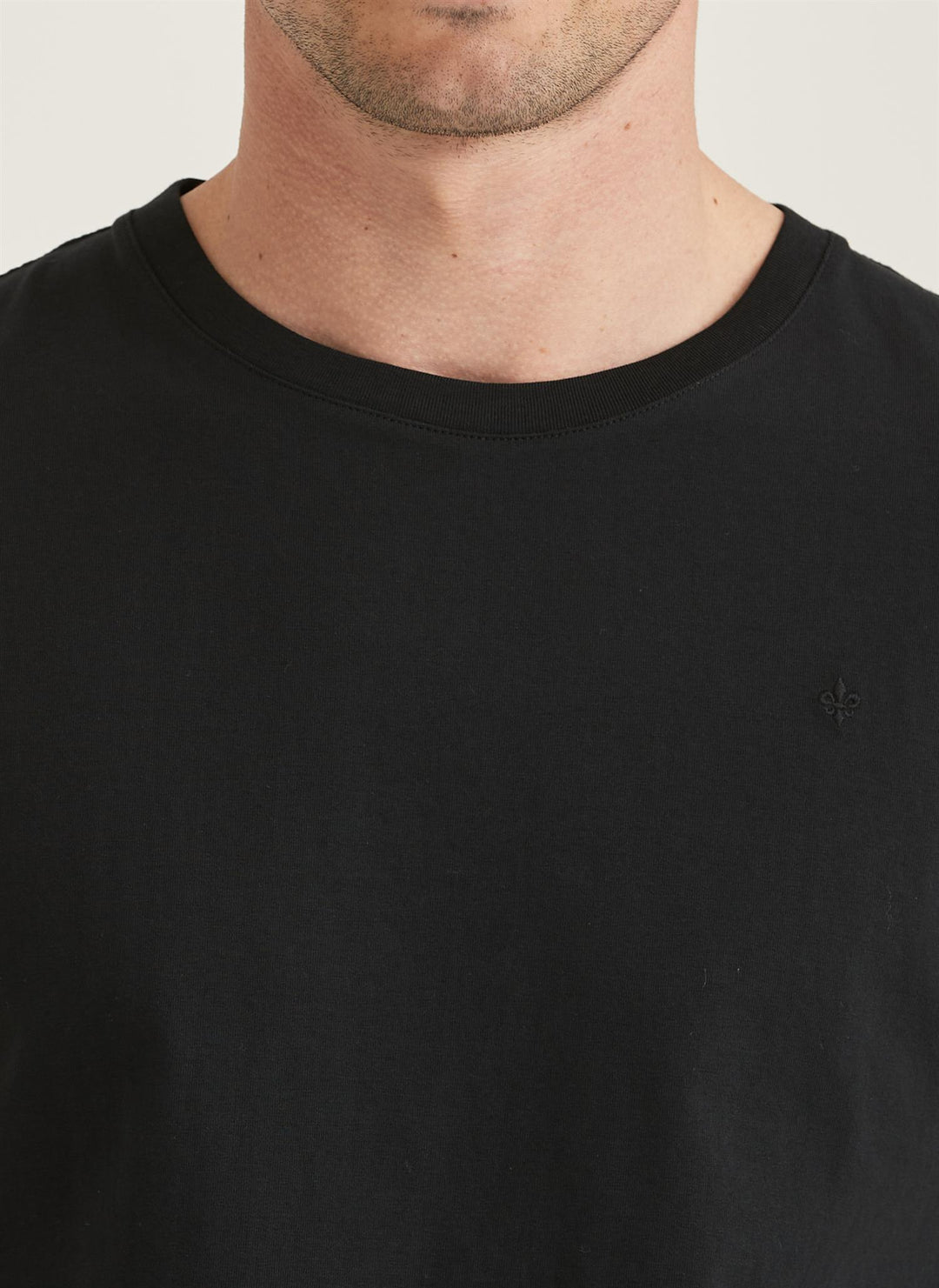 JAMES TEE  Black