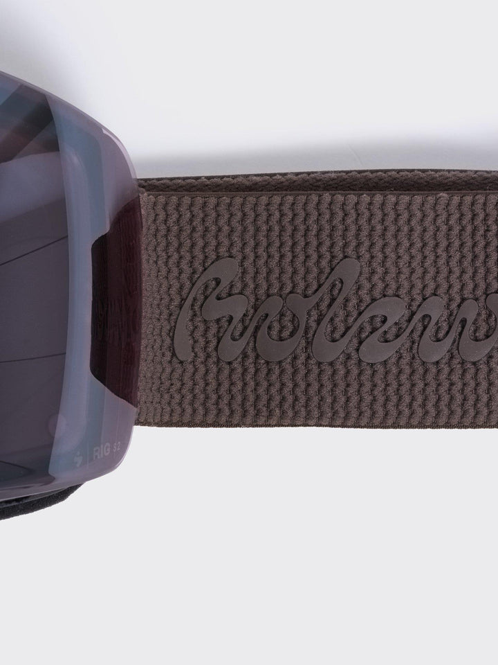 Connor X Holzweiler  Dk. Brown