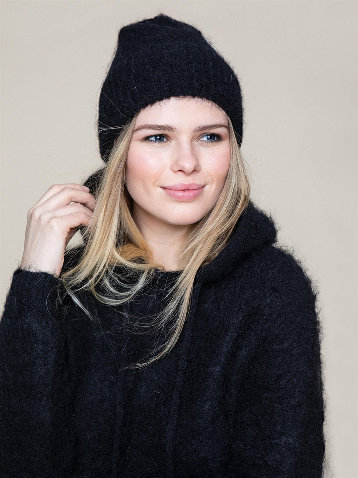 Silje chunky hat  Black