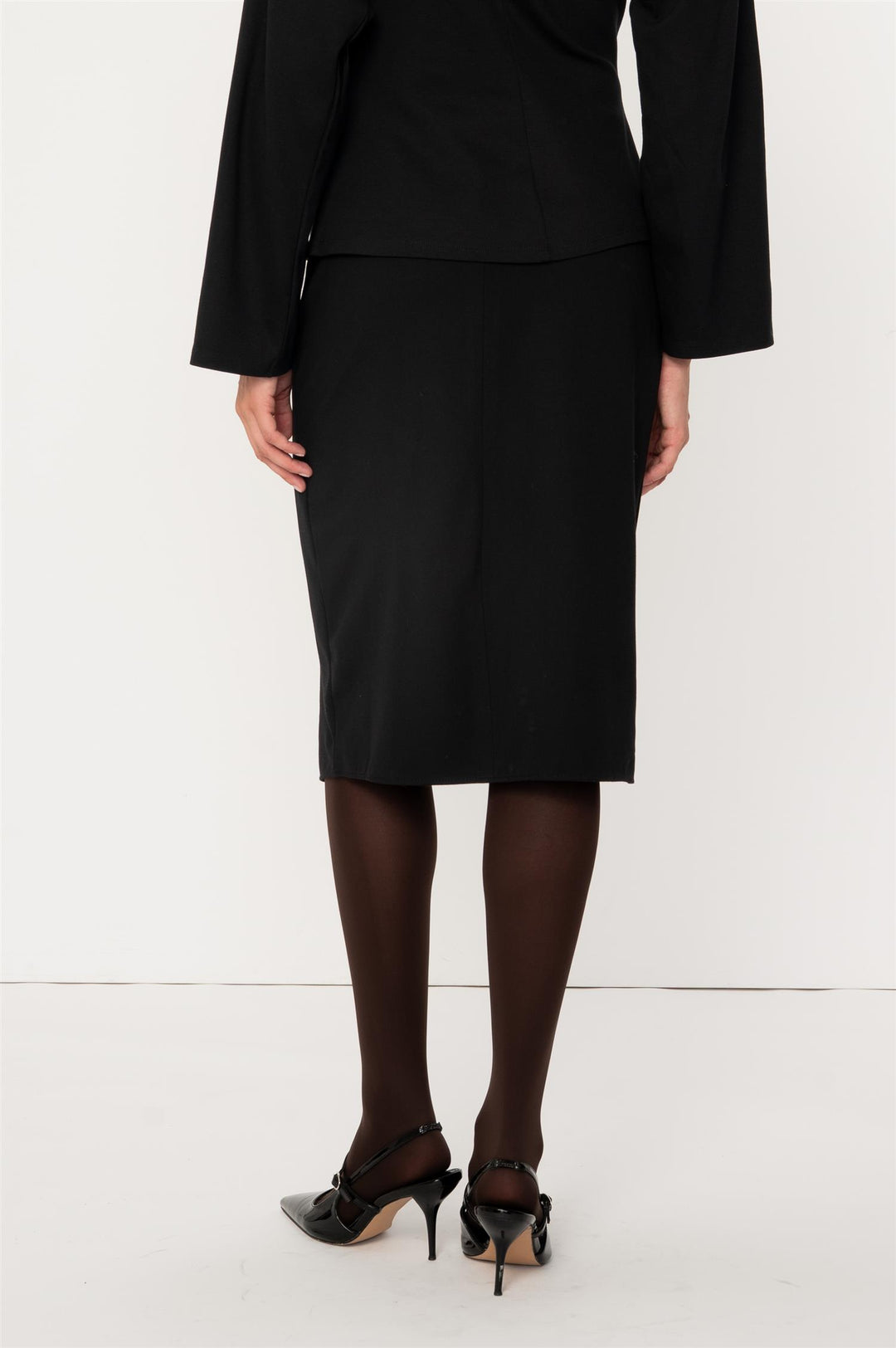 Hadar  Black