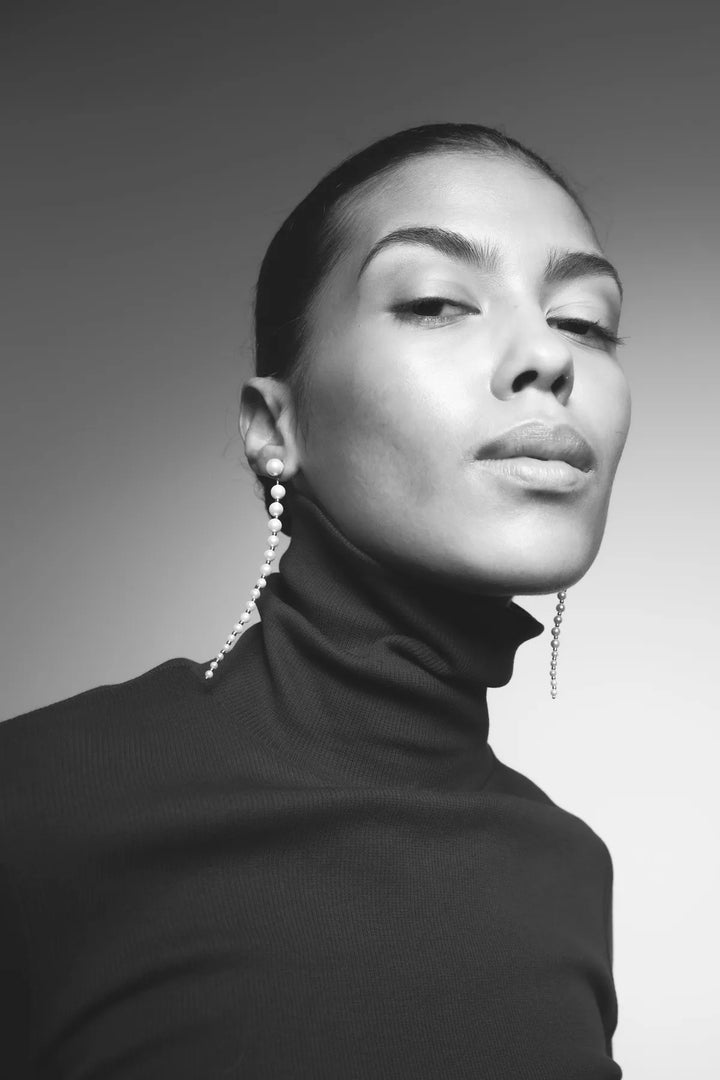 The Long Pearl Earrings  Cream