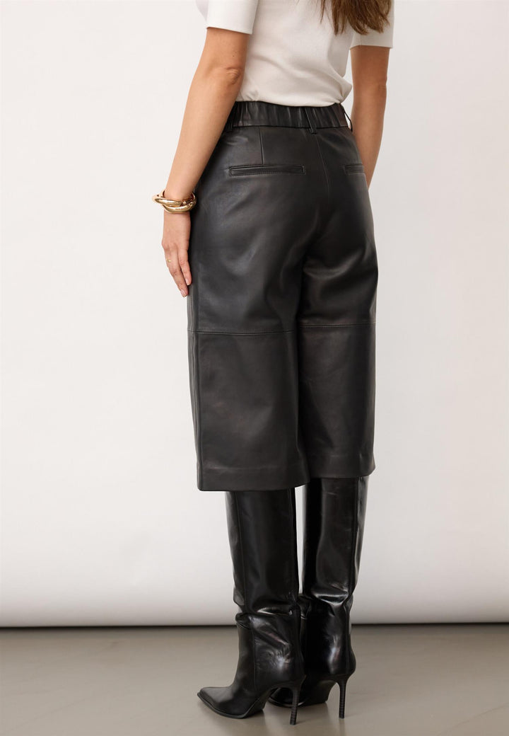 PhoebeCC Long Leather Bermuda  Black