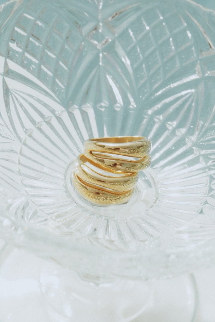 The Curved Ring  Gold