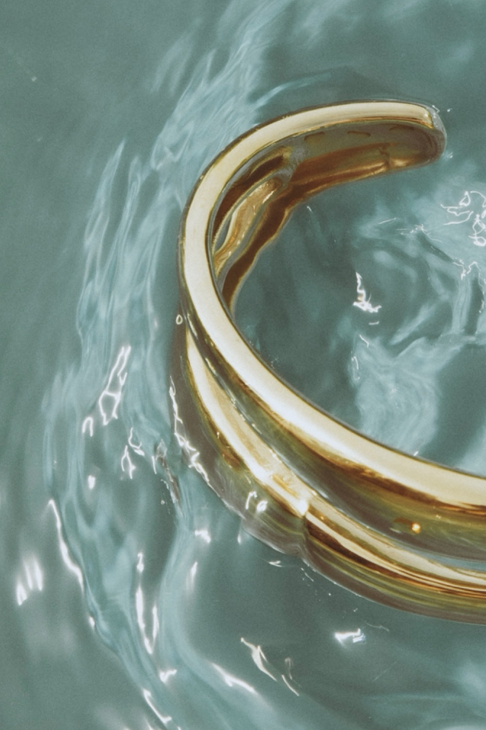 The Curved Bangle  Gold