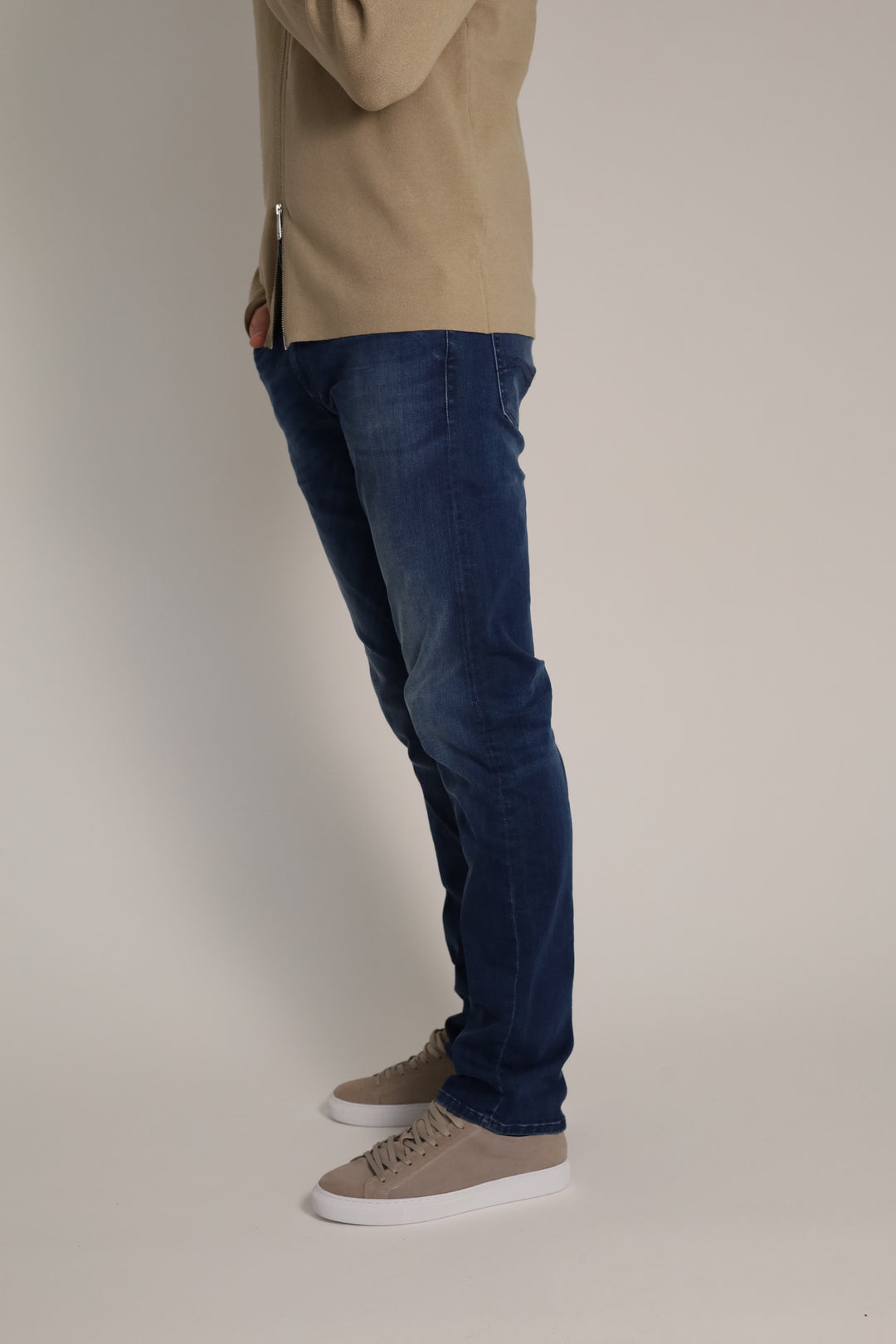GROVER Dark Blue