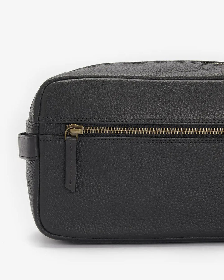 Barbour High Leather Washbag  Black