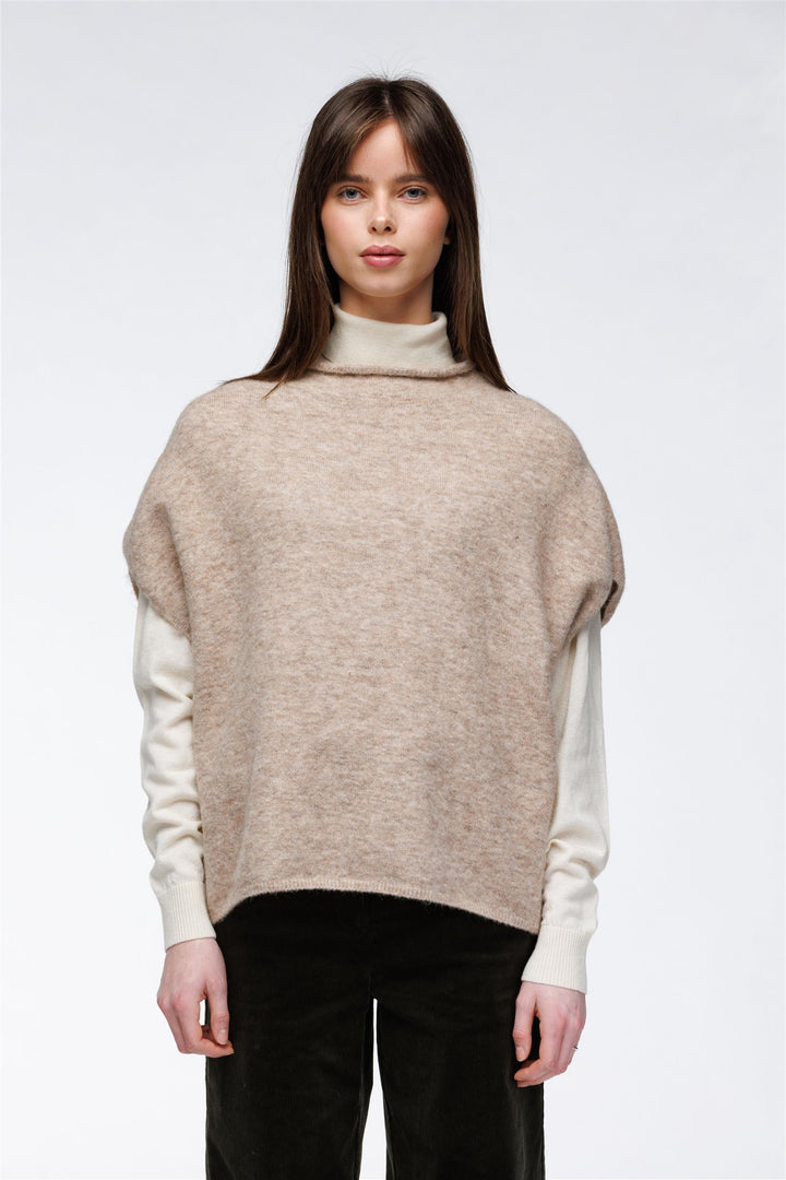 OTTILLIE TOPP  Sand