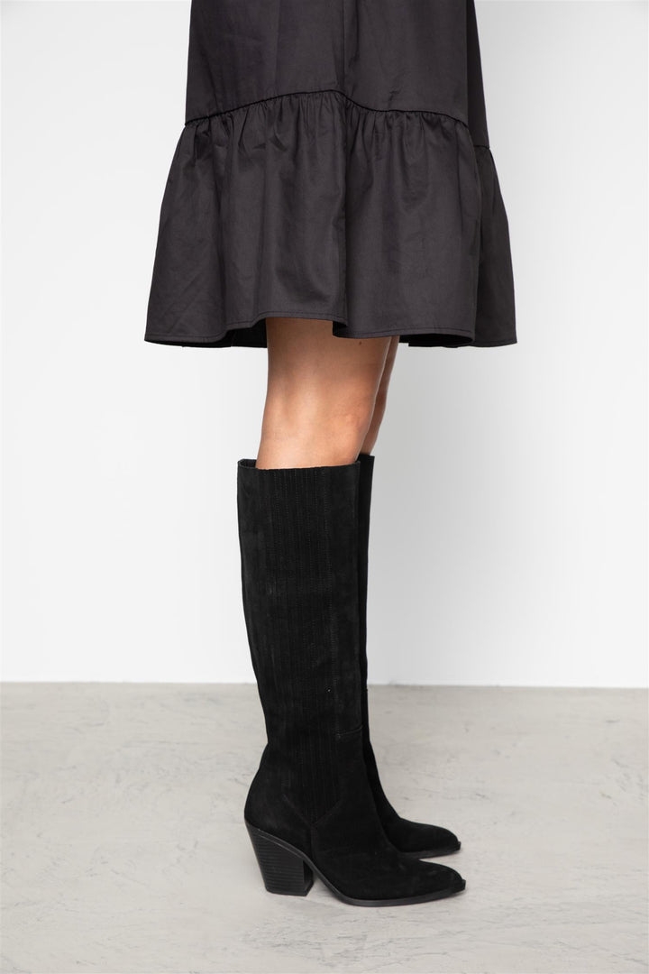 Wilma Knee Boot  Black Suede