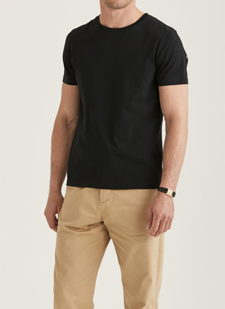 JAMES TEE  Black