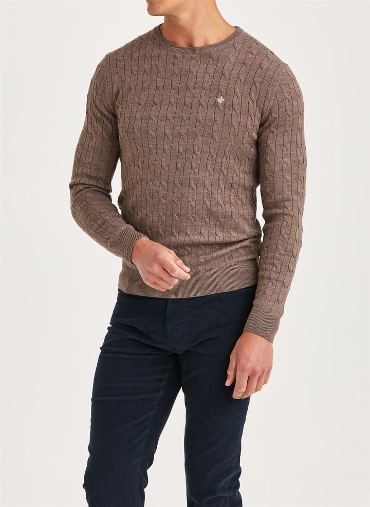 MERINO CABLE ONECK  Brown