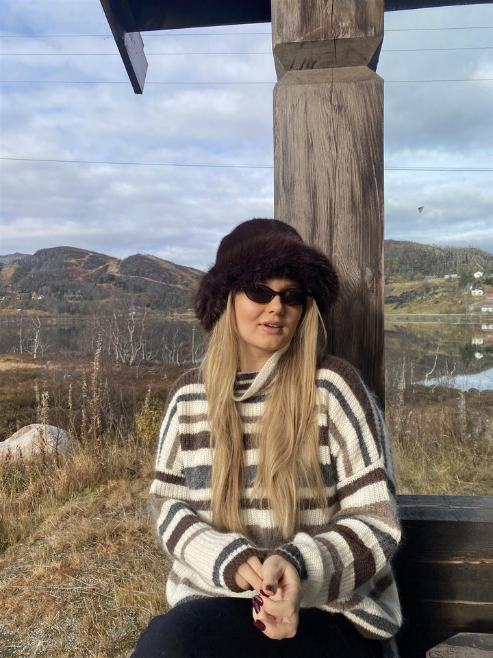 Bøttehatt m/fuskepels  Brun