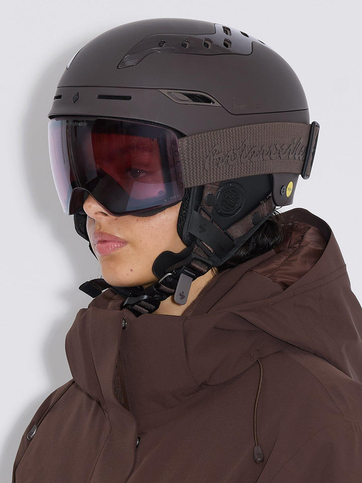 Connor X Holzweiler 25-04_ski  Dk. Brown