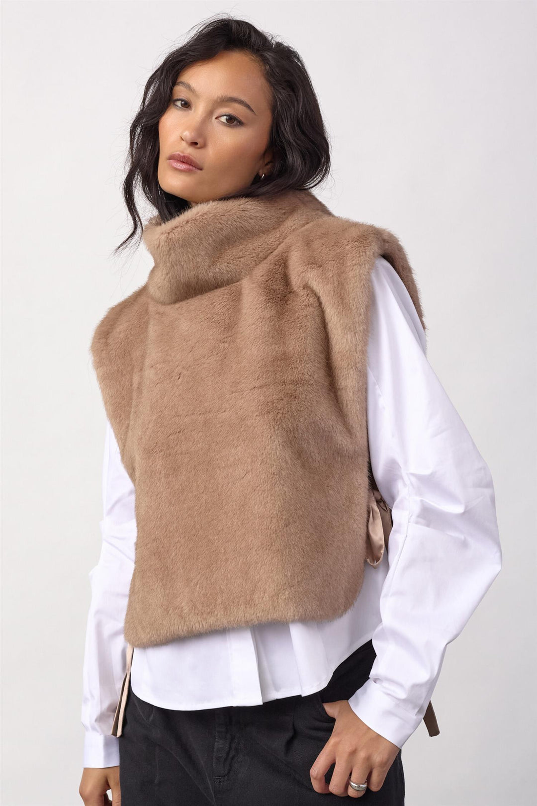 FeraCC Faux Collar  Creme