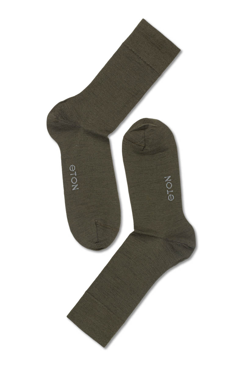 Eton Fine Wool Plain  Olive