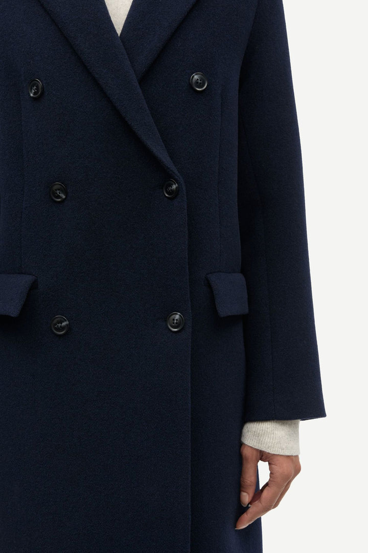 Falcon Coat 11104  Salute