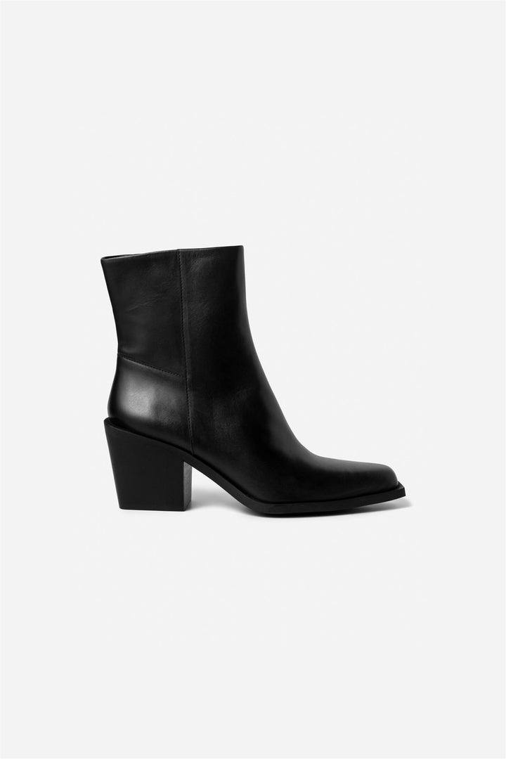 Jaxie Boot  Black