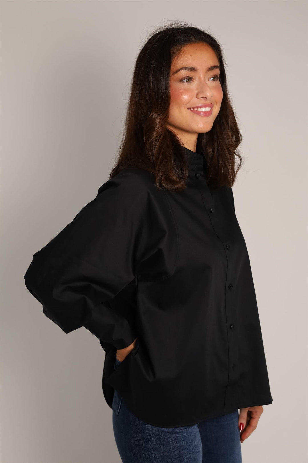 Anne Solid Black