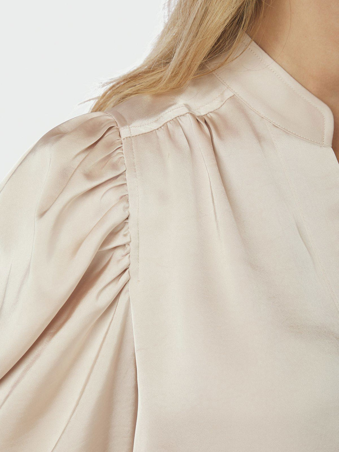 Roella Heavy Sateen Blouse Champagne