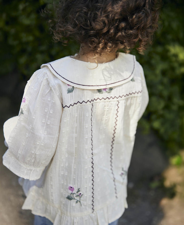 DOBBY SS ROSE EMBR BLOUSE  Sandshell