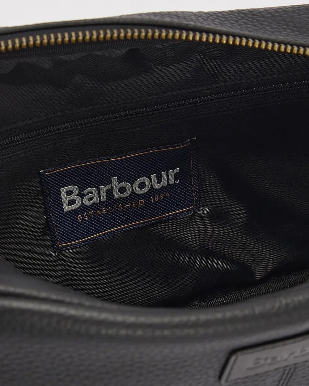 Barbour High Leather Washbag  Black