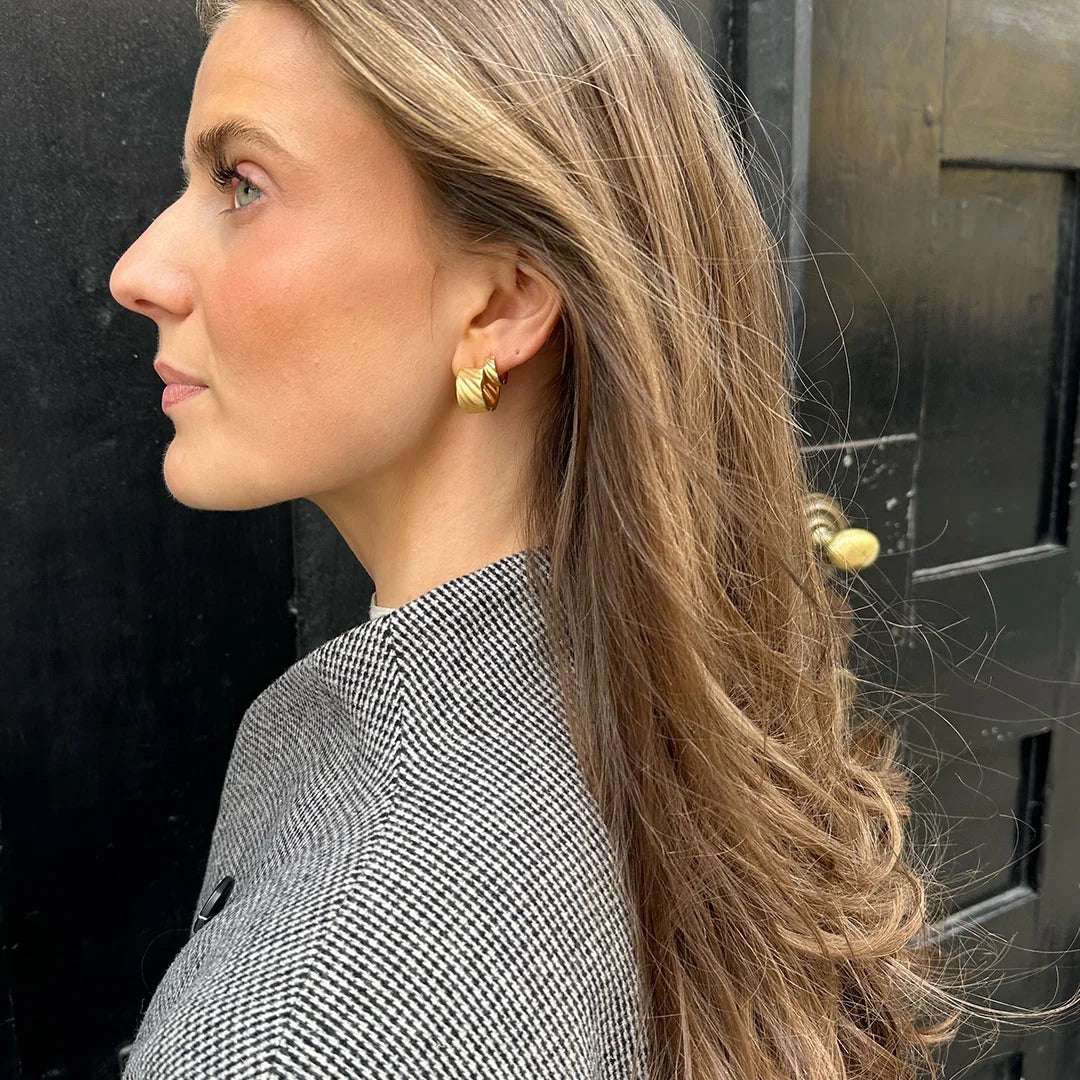 Hoops, Wave Wide, Medium  Gold Plated