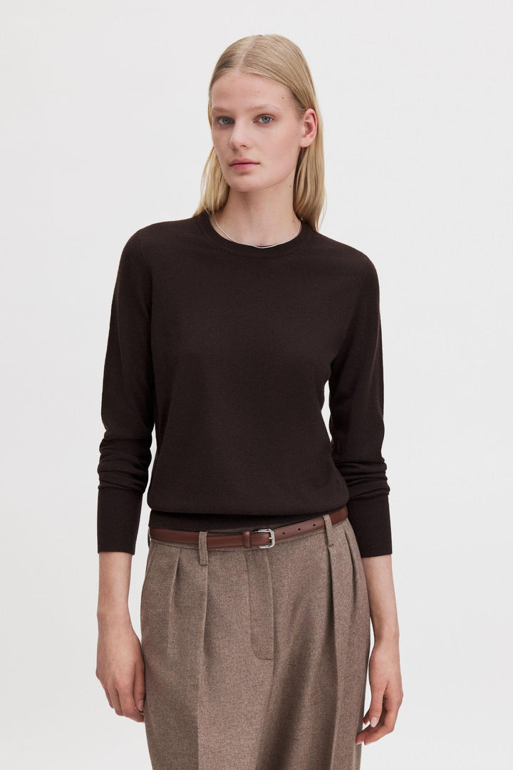 merino r-neck sweater  Dark Chocolate