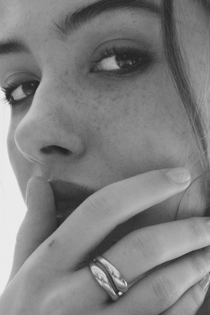 The Curved Ring  Gold