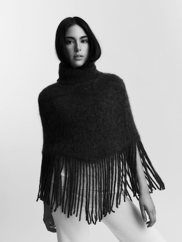 Nikola Chunky Poncho  Black