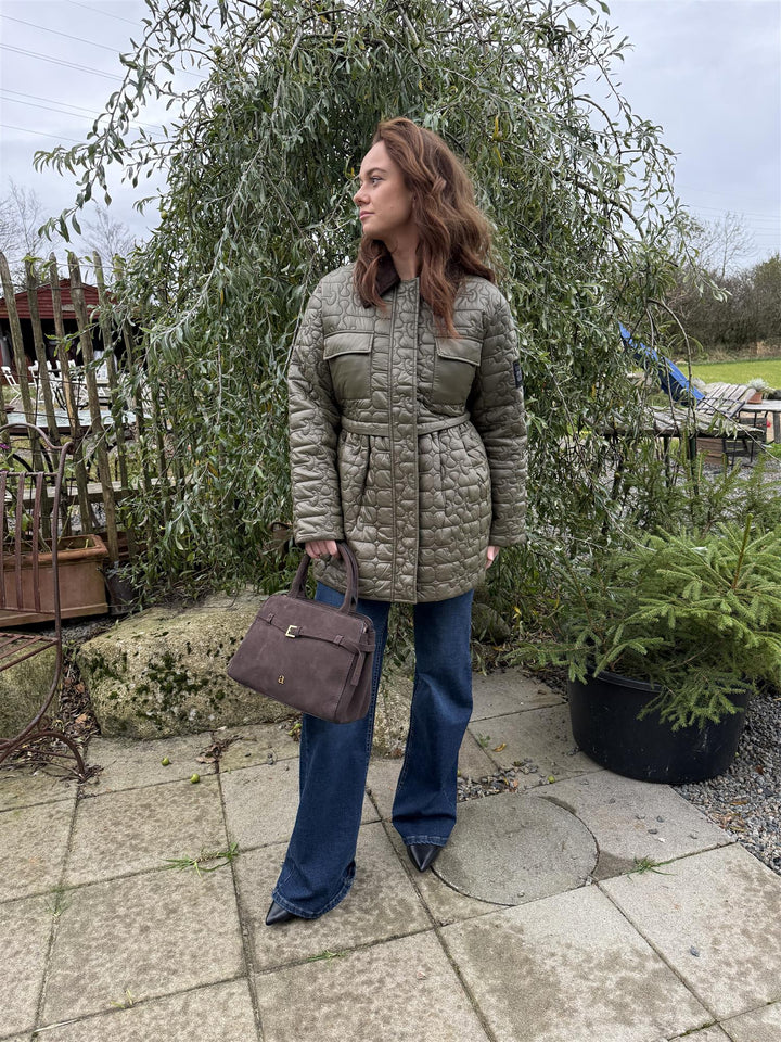 SHINY QUILT MIDI JACKET W. FLARE  Kalamata 861