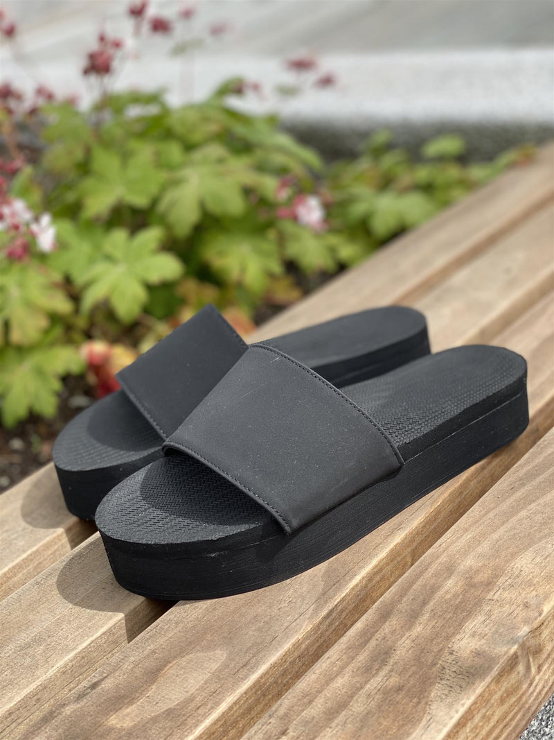 PLATFORMS LADIES  Black Slide Platform
